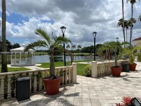 10275 NW 46th St, Doral FL 33178