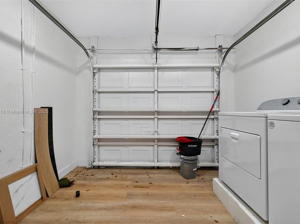 10275 NW 46th St, Doral FL 33178