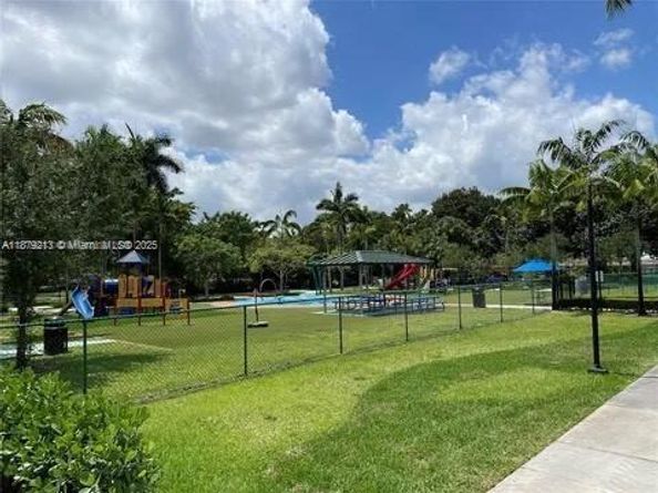 10275 NW 46th St, Doral FL 33178