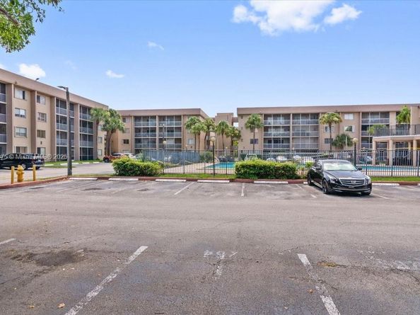 17000 NW 67th Ave 347, Hialeah FL 33015