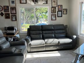 1023 N 25th Ave, Hollywood FL 33020