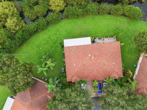 1706 NW 78th Way, Pembroke Pines FL 33024