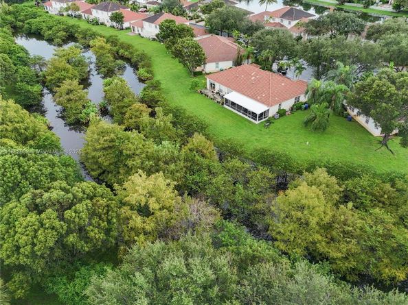 1706 NW 78th Way, Pembroke Pines FL 33024