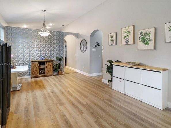 1706 NW 78th Way, Pembroke Pines FL 33024