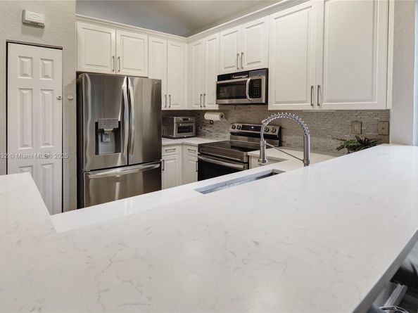 1706 NW 78th Way, Pembroke Pines FL 33024