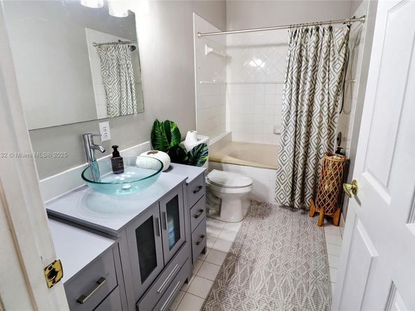 1706 NW 78th Way, Pembroke Pines FL 33024