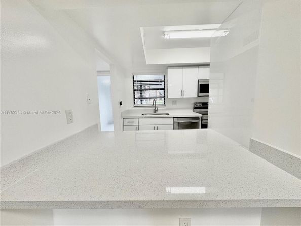 8632 NW 34th Pl C102, Sunrise FL 33351