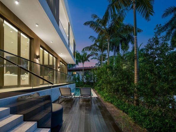 291 Palm Ave, Miami Beach FL 33139