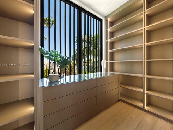 291 Palm Ave, Miami Beach FL 33139