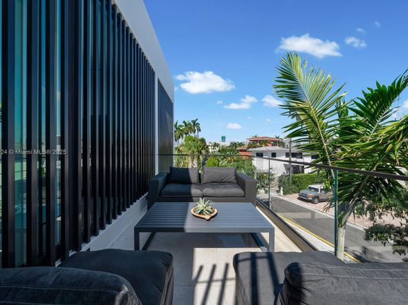 291 Palm Ave, Miami Beach FL 33139