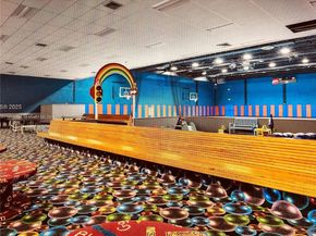 453 Lakeview Dr 1, Weston FL 33326