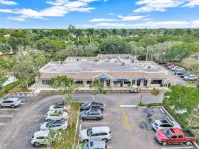 453 Lakeview Dr 1, Weston FL 33326