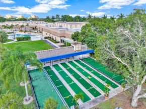 453 Lakeview Dr 1, Weston FL 33326
