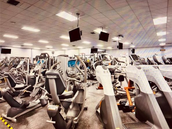 453 Lakeview Dr 1, Weston FL 33326