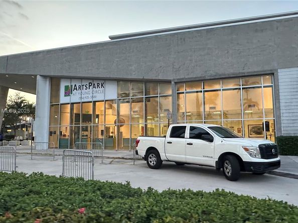 140 S Dixie Hwy 1007, Hollywood FL 33020