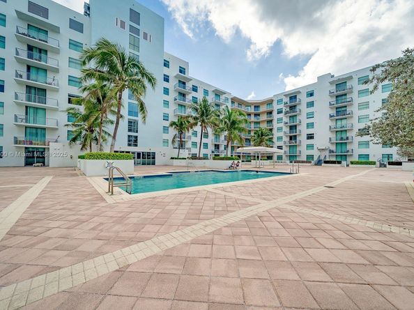 140 S Dixie Hwy 1007, Hollywood FL 33020