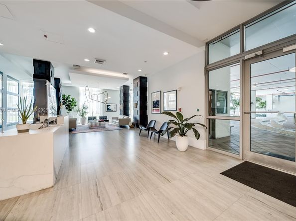 140 S Dixie Hwy 1007, Hollywood FL 33020