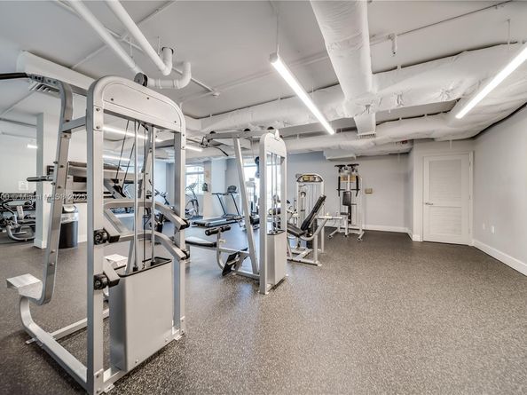 140 S Dixie Hwy 1007, Hollywood FL 33020