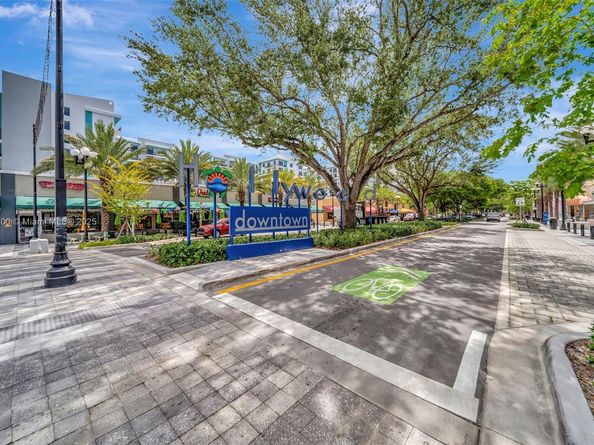 140 S Dixie Hwy 1007, Hollywood FL 33020