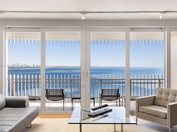 3 Grove Isle Dr