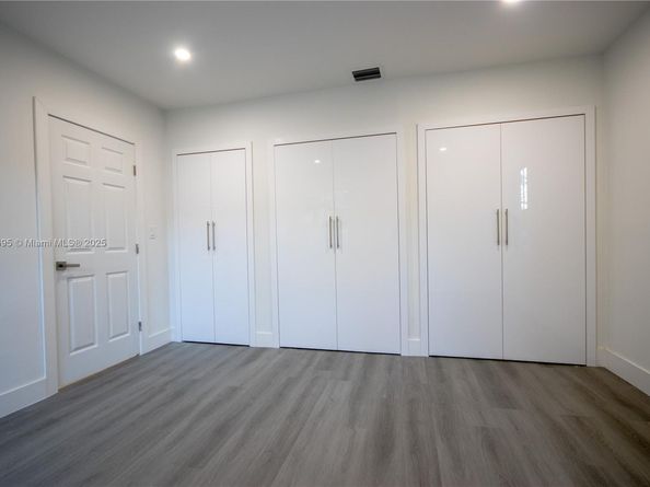 2429 NW 86th St, Miami FL 33147