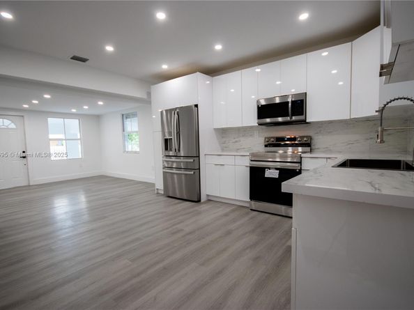 2429 NW 86th St, Miami FL 33147