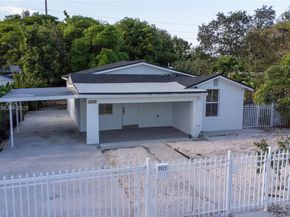 2429 NW 86th St, Miami FL 33147