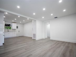 2429 NW 86th St, Miami FL 33147