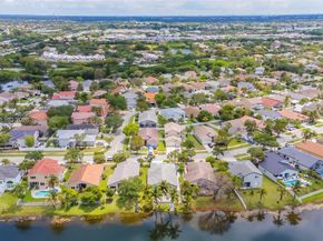 214 SW 180th Ave, Pembroke Pines FL 33029