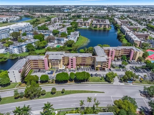 8775 Park Blvd 406, Miami FL 33172