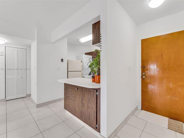 3661 SW 9th Ter 402, Miami FL 33135