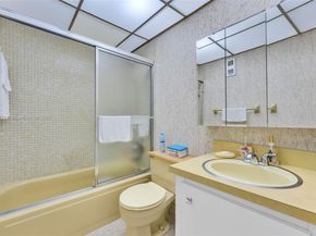 3661 SW 9th Ter 402, Miami FL 33135