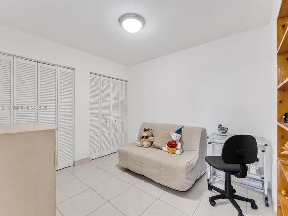 3661 SW 9th Ter 402, Miami FL 33135