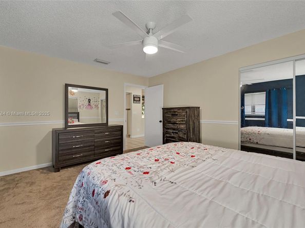 7921 NW 90th Ave, Tamarac FL 33321