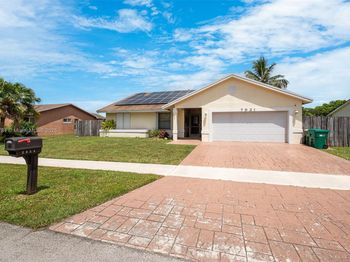 7921 NW 90th Ave