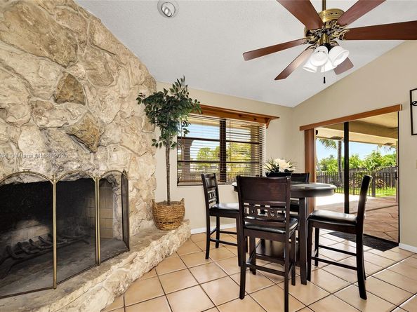 7921 NW 90th Ave, Tamarac FL 33321