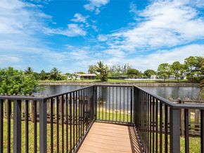 7921 NW 90th Ave, Tamarac FL 33321