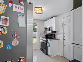 3151 NW 59th St, Miami FL 33142