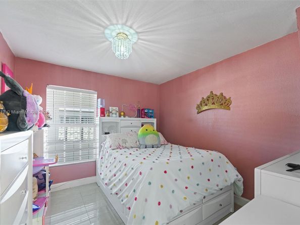 3151 NW 59th St, Miami FL 33142