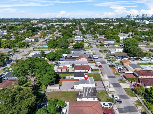 3151 NW 59th St, Miami FL 33142
