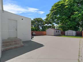 3151 NW 59th St, Miami FL 33142