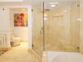 21205 Yacht Club Dr 805, Aventura FL 33180