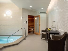 21205 Yacht Club Dr 805, Aventura FL 33180