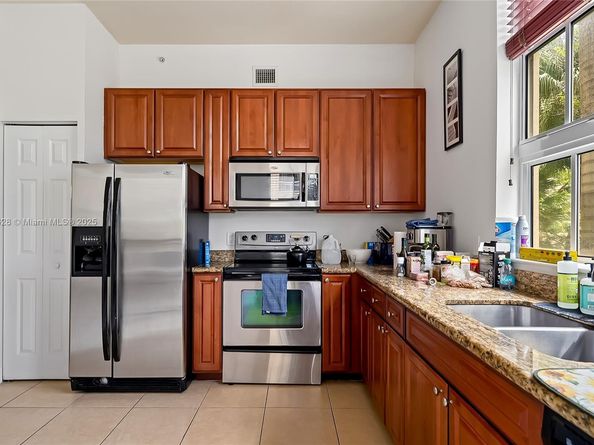 3001 NE 185th St 135, Aventura FL 33180