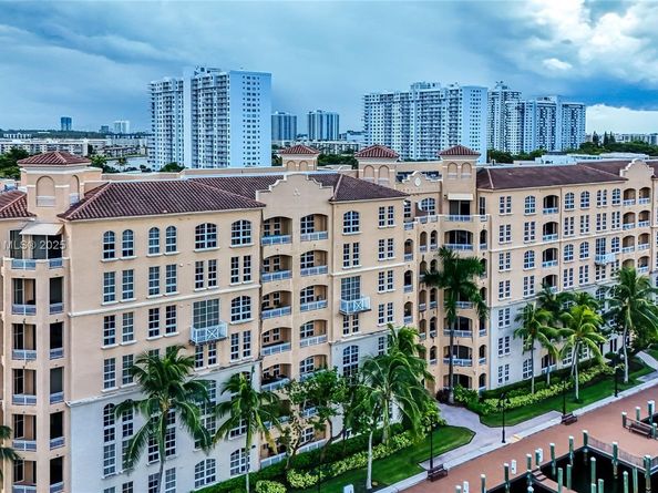 3001 NE 185th St 135, Aventura FL 33180
