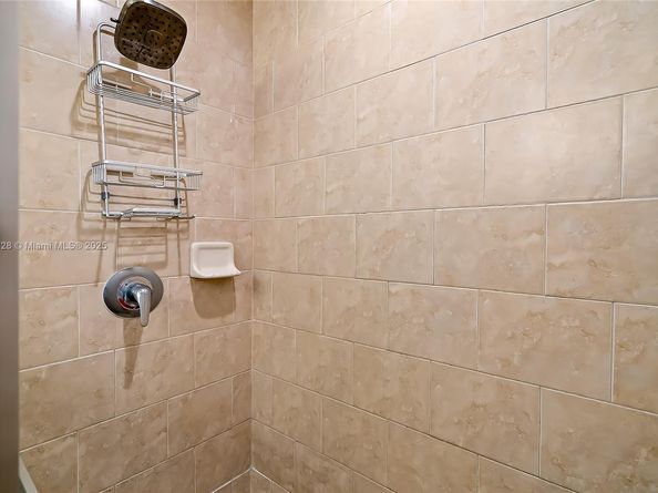 3001 NE 185th St 135, Aventura FL 33180