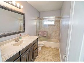 680 NW 111th Way, Coral Springs FL 33071