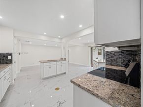 10251 NW 39th Ct, Coral Springs FL 33065