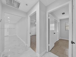 10251 NW 39th Ct, Coral Springs FL 33065