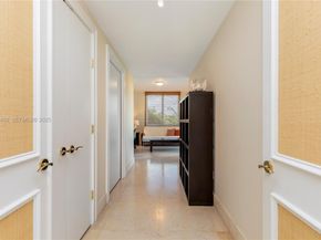 1660 W Glencoe St 302, Coconut Grove FL 33133